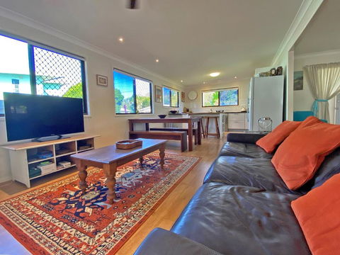 A AMITY BEACH BABY - Tourism Townsville 2