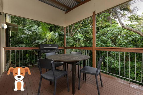 A Beach House - Tourism Townsville 0