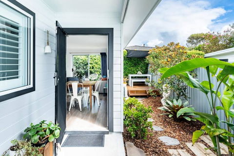 A Chic Coastal Hideaway At Toowoon Bay Beach - Tourism Townsville 0