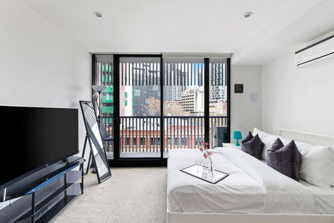 A Chic Studio Only A 4-min Walk To Victoria Market - Tourism Townsville 2