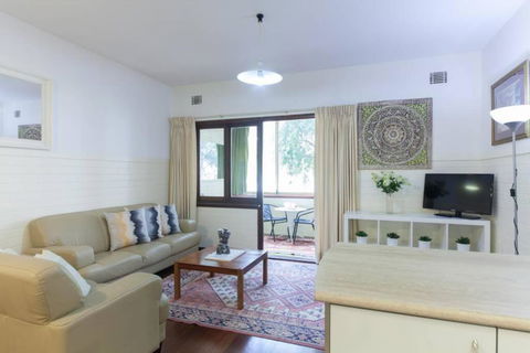 B2 Crawley Apartment 1 BRM & Sleepout Near UWA - Tourism Townsville 3