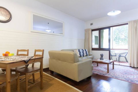 B2 Crawley Apartment 1 BRM & Sleepout Near UWA - Tourism Townsville 1