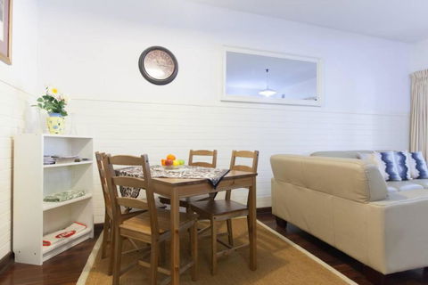 B2 Crawley Apartment 1 BRM & Sleepout Near UWA - Tourism Townsville 4