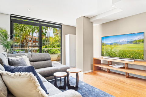 B208S - The Waverton Escape - Tourism Townsville 1