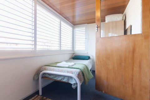 B8 Crawley Apartment 1 BRM & Sleepout Near UWA - Tourism Townsville 4