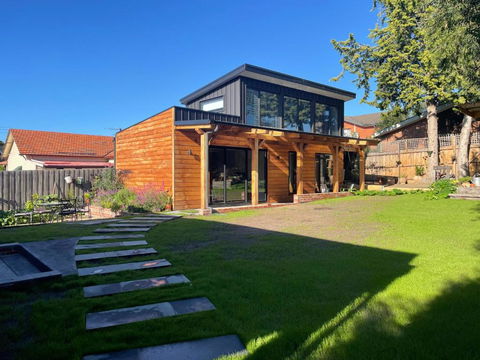 BALMORAL VILLA - Tourism Townsville 0