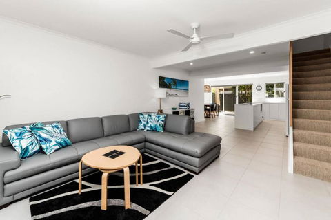BARBADOS Ultimate Laid-back Holiday - Flat Stroll To River - Tourism Townsville 0