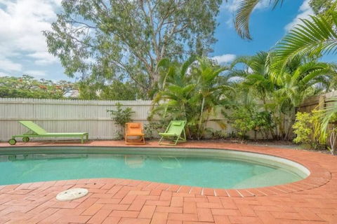 BARBADOS Ultimate Laid-back Holiday - Flat Stroll To River - Tourism Townsville 1
