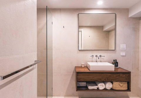 BAY PROPERTIES . Bridgewood - Tourism Townsville 4