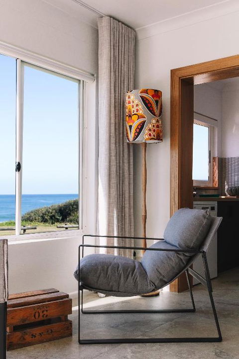 BAY PROPERTIES . Ocean Sounds - Tourism Townsville 0