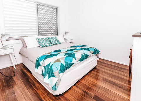 BAY PROPERTIES . Pacific Lodge - Tourism Townsville 1