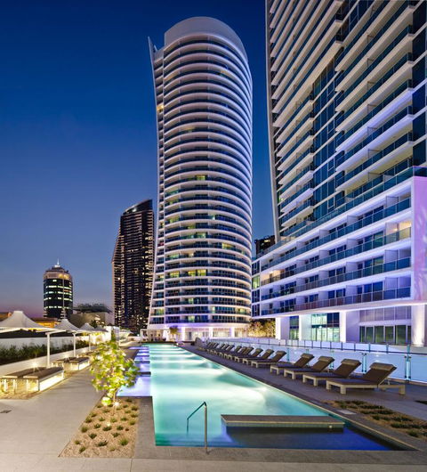 Hilton Surfers Paradise Hotel & Residences - Tourism Townsville 5