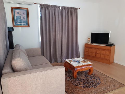 Bee-Haven Cottage - Tourism Townsville 5