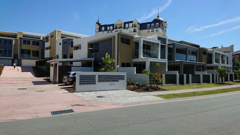 The Residences@Hillside - Tourism Townsville 1