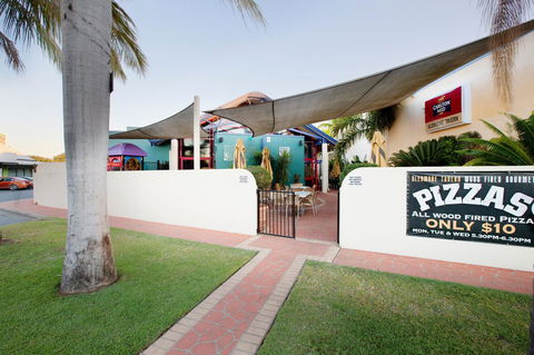 Glenmore Tavern - Tourism Townsville 24