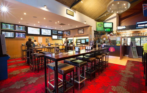 Glenmore Tavern - Tourism Townsville 8