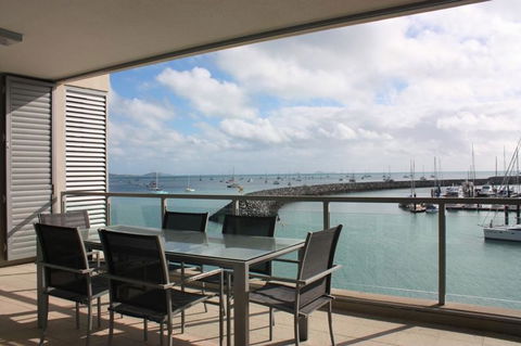 Private Seaview Apartment At Peninsula - Airlie Beach - Tourism Townsville 3