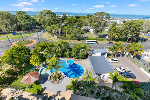 Akama Resort - Tourism Townsville 10