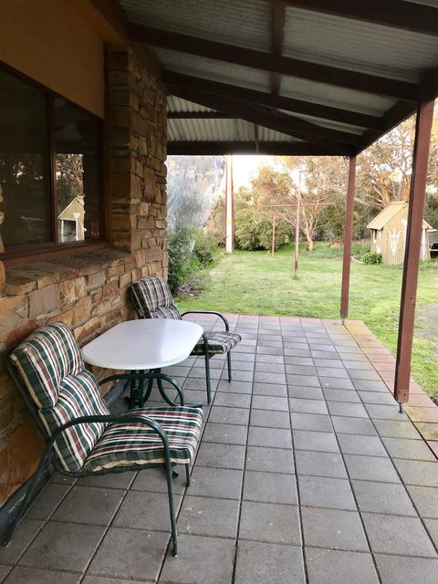 Beeâ€™s Place - 3 Bedroom Home On 10 Acres Of Land With Distant Ocean Views - Tourism Townsville 8