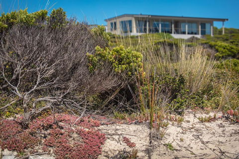 Hanson Bay Cabins - Tourism Townsville 3