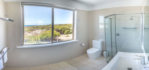 Hanson Bay Cabins - Tourism Townsville 8
