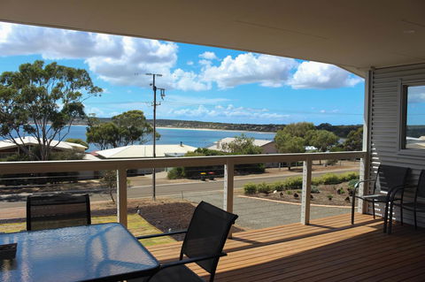 Bayview House - Tourism Townsville 0
