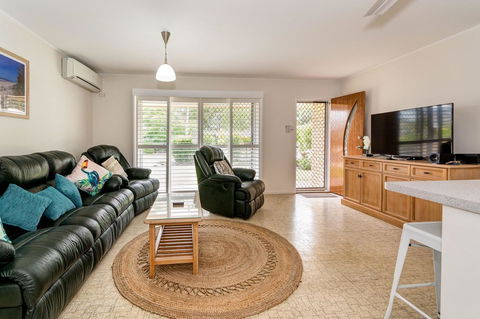 Lowset Sweetie, Central To Everything - Partridge St, Bongaree - Tourism Townsville 5