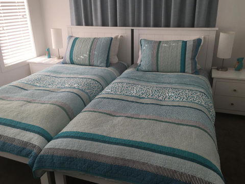 Modern Beach Villa - Tourism Townsville 0
