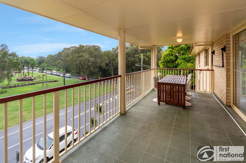 Immaculate Spacious Second Floor Unit Overlooking Pristine Parklands - Tourism Townsville 2