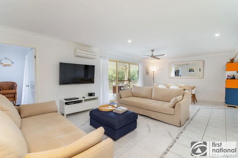 Immaculate Spacious Second Floor Unit Overlooking Pristine Parklands - Tourism Townsville 9