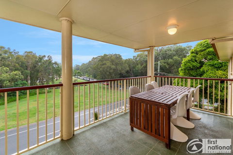 Immaculate Spacious Second Floor Unit Overlooking Pristine Parklands - Tourism Townsville 0