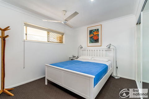 Immaculate Spacious Second Floor Unit Overlooking Pristine Parklands - Tourism Townsville 8