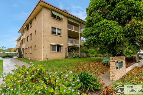 Immaculate Spacious Second Floor Unit Overlooking Pristine Parklands - Tourism Townsville 10