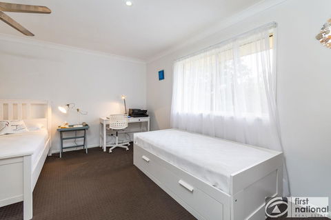 Immaculate Spacious Second Floor Unit Overlooking Pristine Parklands - Tourism Townsville 4