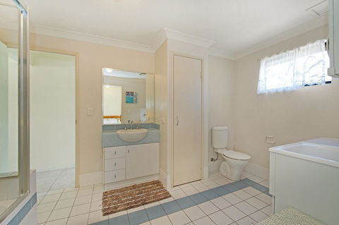Quiet Location Across From Waterfront - South Esp, Bongaree - Tourism Townsville 5