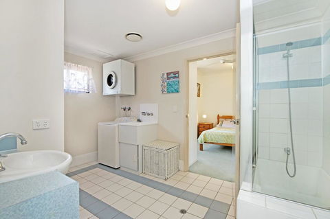 Quiet Location Across From Waterfront - South Esp, Bongaree - Tourism Townsville 15