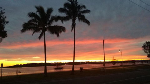 Fishing And Swimming At Your Doorstep - Sylvan Beach Esp, Bellara - Tourism Townsville 7