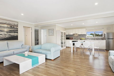 Fishing And Swimming At Your Doorstep - Sylvan Beach Esp, Bellara - Tourism Townsville 6