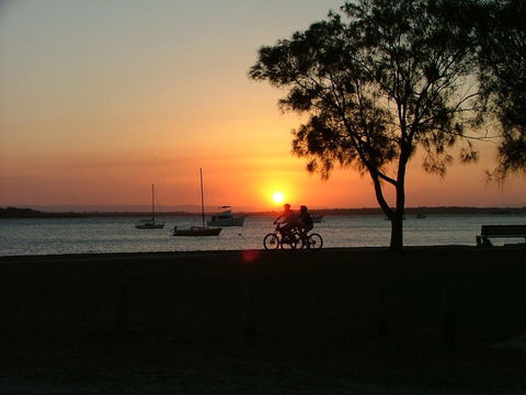 Fishing And Swimming At Your Doorstep - Sylvan Beach Esp, Bellara - Tourism Townsville 10