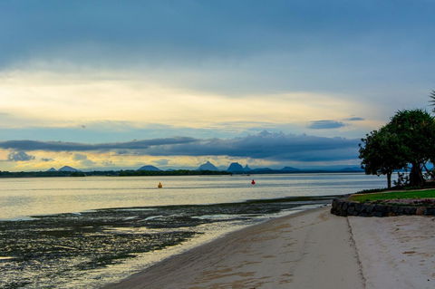 Fishing And Swimming At Your Doorstep - Sylvan Beach Esp, Bellara - Tourism Townsville 14