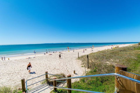 LISTEN TO THE SURF From Rickman Pde, Woorim - Tourism Townsville 15