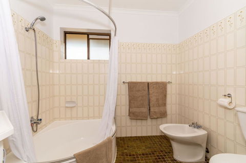 Spacious Family Unit With Incredible Views. - Tourism Townsville 14