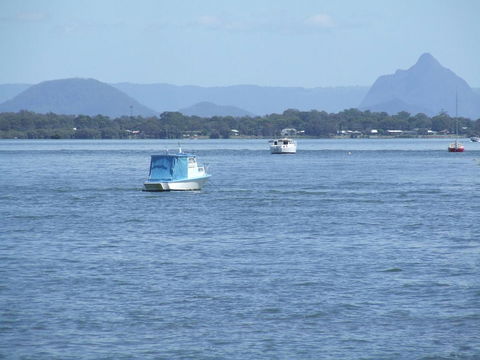 Spacious Family Unit With Incredible Views. - Tourism Townsville 3