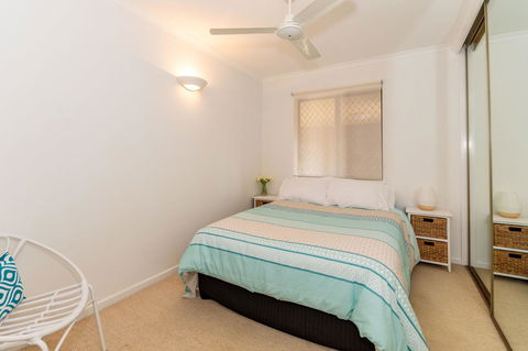 Spacious Family Unit With Incredible Views. - Tourism Townsville 7