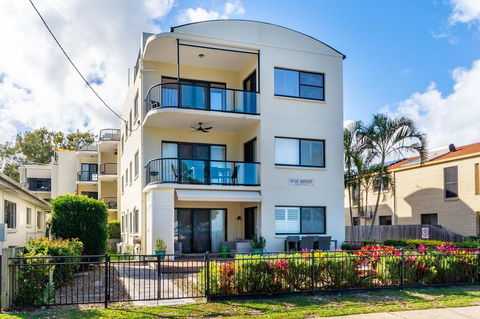 Waterfront Views From Private Rooftop Balcony - Bayview South Esp, Bongaree - Tourism Townsville 0
