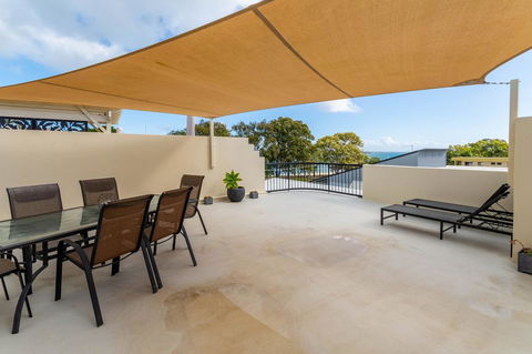 Waterfront Views From Private Rooftop Balcony - Bayview South Esp, Bongaree - Tourism Townsville 2
