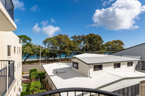 Waterfront Views From Private Rooftop Balcony - Bayview South Esp, Bongaree - Tourism Townsville 16
