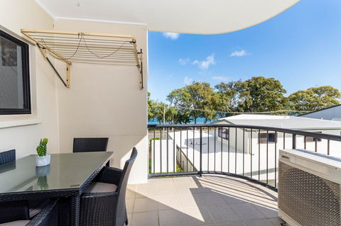 Waterfront Views From Private Rooftop Balcony - Bayview South Esp, Bongaree - Tourism Townsville 17