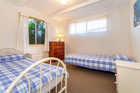 Pet Friendly Cottage In The Heart Of Bribie - Wirraway St, Bongaree - Tourism Townsville 4