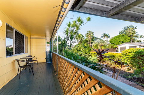 Pet Friendly Cottage In The Heart Of Bribie - Wirraway St, Bongaree - Tourism Townsville 14